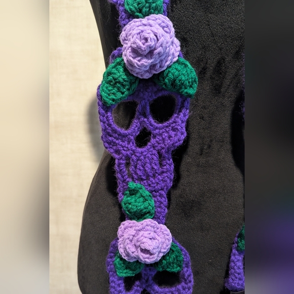 CROCHET PURPLE SKULL AND ROSES 60"SCARF - Picture 3 of 3